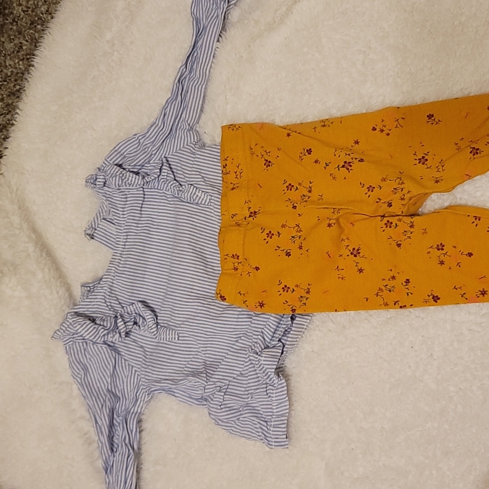 Carters 2 piece outfit